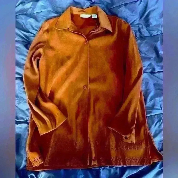 Button down blouse by Tradition clothing size 10 - Picture 2 of 7